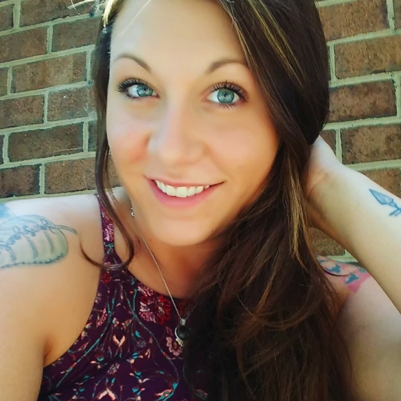 Meet your Posher, Sara - Picture 1 of 1